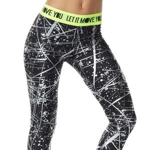 Zumba Marvelous Hyper Melt Metallic Long Leggings (Size Medium)